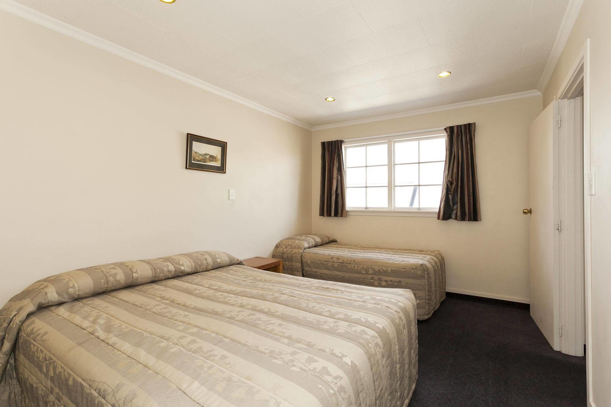 Colonial Inn Motel Christchurch Exterior photo
